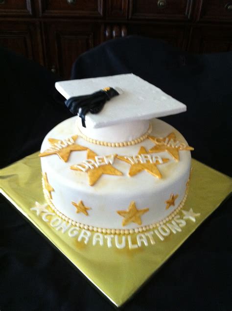 Graduation Cap Cake - CakeCentral.com