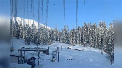 Snow covered Kashmir is truly winter wonderland, these serene pictures are proof | Hindustan Times