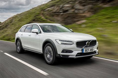 Volvo V90 Cross Country Review 2022 | What Car?