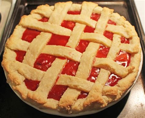 Strawberry Pie With Frozen Strawberries - Mom With Cookies