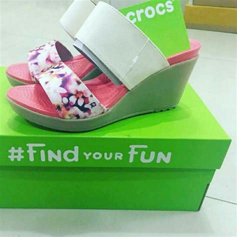 Crocs Wedges, Women's Fashion, Footwear, Wedges on Carousell