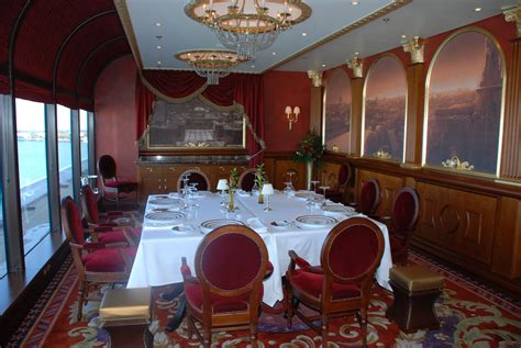 DISNEY DREAM CRUISE SHIP RESTAURANT REVIEW