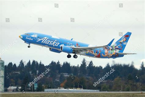 Alaska Airlines Boeing 737800 Newly Painted Editorial Stock Photo ...