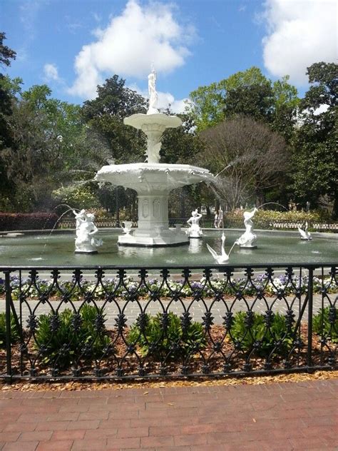 Forsyth Park | Forsyth park, Savannah chat, Beautiful park