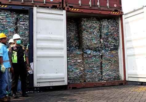 Ini Fakta di Balik Indonesia Sulit Lepas Jerat Impor Sampah - Mountrash