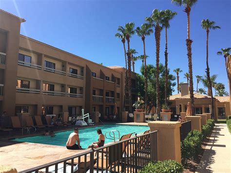 Courtyard by Marriott Palm Springs Pool Pictures & Reviews - Tripadvisor