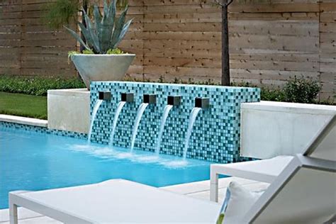 10 Trendy Swimming Pool Water Feature Ideas | Ferrari Pools