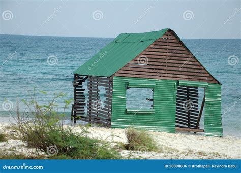 Shack By Sea Royalty Free Stock Image - Image: 28898836