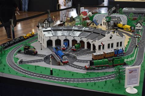 Thomas the Tank Engine Roundhouse | Lego trains, Lego city train, Lego station