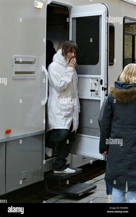 Liam Gallagher Leaving trailer making video for Heathen Chemistry ...