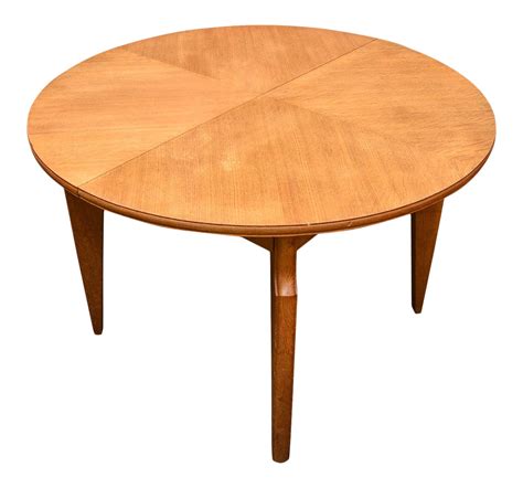 Round Oak Extendable Dining Table in 2021 | Oak dining table ...