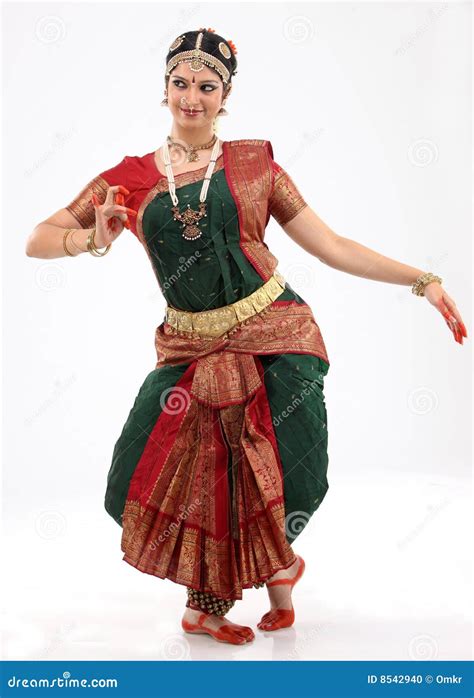 Bharatanatyam Dance Poses Images / Keerueashu | bharatanatyam poses ...