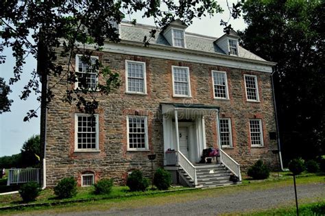 NYC: 1748 Van Cortlandt Manor House Museum Editorial Photography - Image of hipped, portico ...