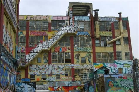 5 Pointz down: NYC demolishes storied graffiti shrine - CSMonitor.com