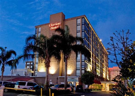 Clarion Hotel Anaheim Resort in Los Angeles (CA) - Room Deals, Photos ...