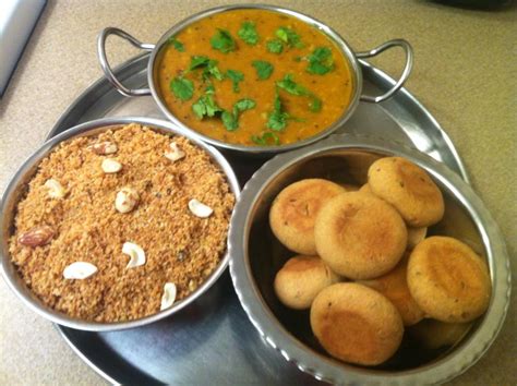 FOOD 4 FUN: Dal-Bati-Churma....:)> :) A traditional recipe of Rajasthan