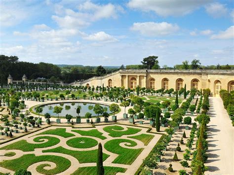 Top 10 Most Beautiful Gardens In The World | Arena Pile