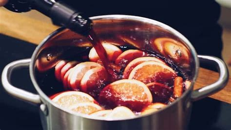 How To Cook With Alcohol (Without Destroying The Taste Of Food)