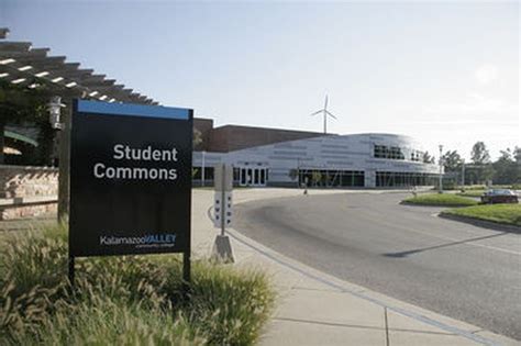 Michigan community colleges ranked by enrollment, and see 100-plus ...