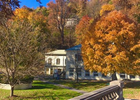 Berkeley Springs, West Virginia, State Park. | Berkeley springs, West virginia, Scenic pictures