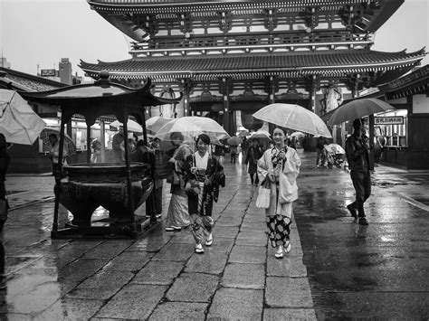 tokyorainsenjoji6 | rainy evening sensoji temple Tokyo | Sarah Fairbanks | Flickr