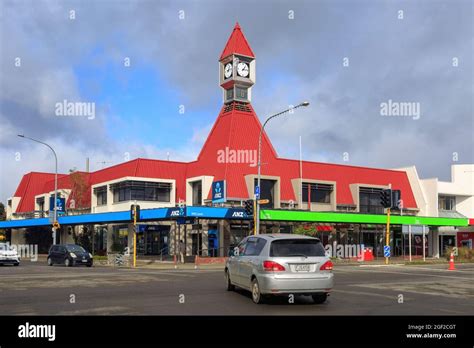 Kiwi bank hi-res stock photography and images - Alamy