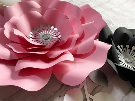 Flor de papel rosada | Paper flowers, Wall art, Flowers