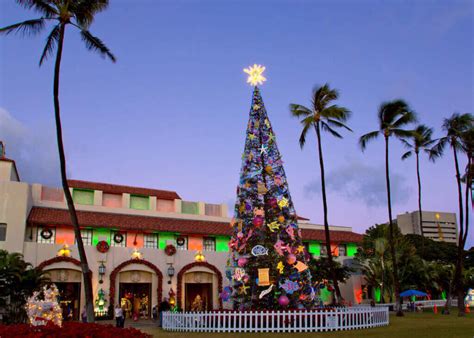 Where to See Christmas Lights in Hawaii (2023)