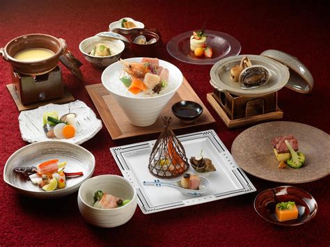 Get to know Kaiseki Ryoki, a traditional Japanese dinner