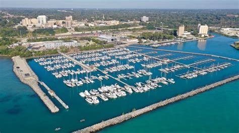 Waukegan Harbor & Marina in Waukegan, IL, United States - Marina Reviews - Phone Number ...