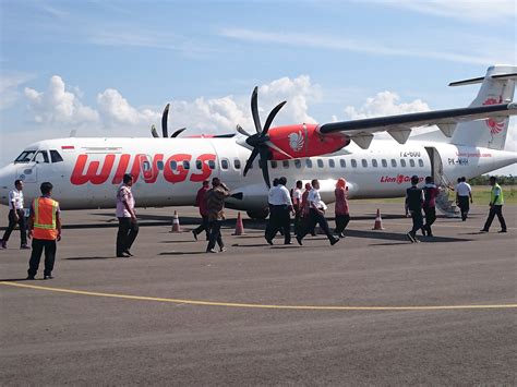 Pesawat ATR-72 Milik Wings Air Lakukan Uji Coba Penerbangan | Kabupaten Sumenep