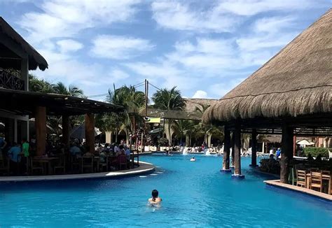 Costa Maya Cruise Port Guide: 7 Unmissable Things To Do