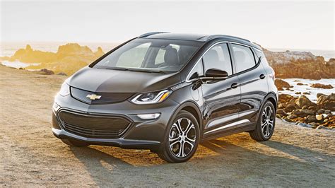 2017 Chevrolet Bolt EV promises 238-mile range