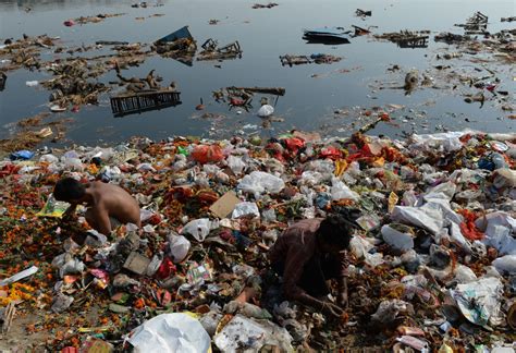 Dying Waters: India Struggles to Clean Up Its Polluted Urban Rivers - Yale E360