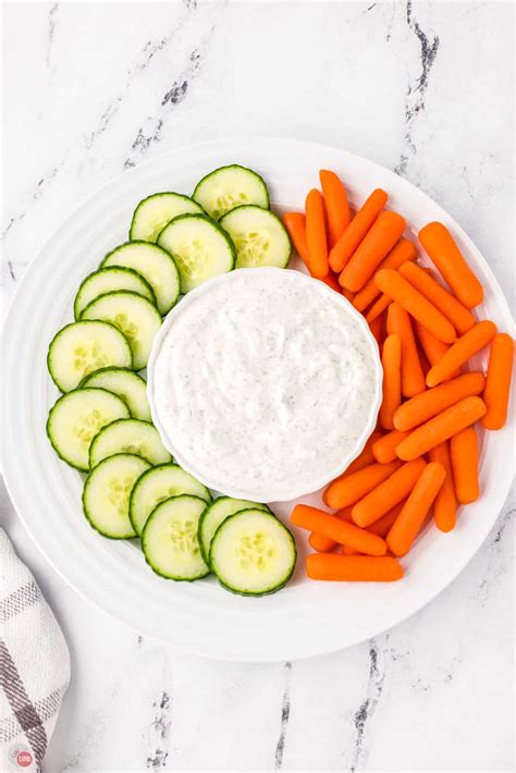 Homemade Ranch Dip (Easy & Quick!)