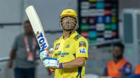 Watch: MS Dhoni inflicts carnage with back-to-back sixes on first 2 balls to reach 5000 IPL runs ...