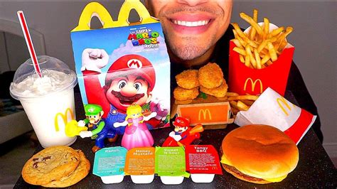 MCDONALD'S CHICKEN NUGGETS HAPPY MEAL CHEESEBURGER FRIES EATING SHOW ...