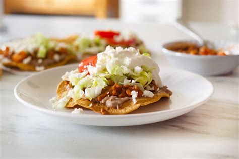 Tostadas de Picadillo