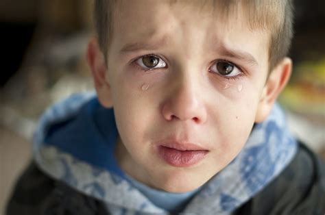 Omgaan met emoties van kinderen in 5 stappen | Psychogoed