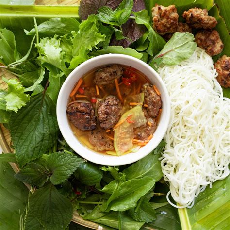 Northern Vietnam Vermicelli Noodles with Grilled Pork Meatballs (Bun ...