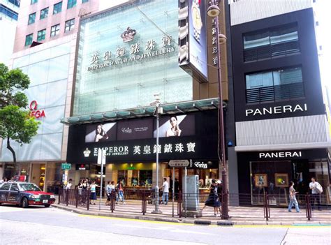 Canton Road - Hong Kong's Luxury Shopping Street! - EatandTravelWithUs