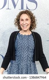 152 Entertainment rhea perlman Images, Stock Photos & Vectors ...