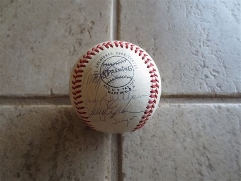 Lot Detail - Autographed 1972 Los Angeles Dodgers team baseball with 21 ...