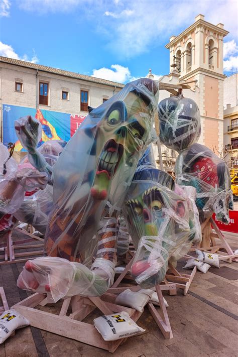 La Plantà 2023 - Pulling and Dragging the first Fallas Pieces into the Streets of Valencia ...