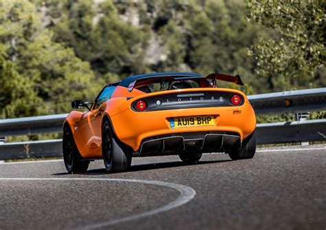 Lotus Elise Cup 250 - What Is It Like To Drive? - 2020 Review