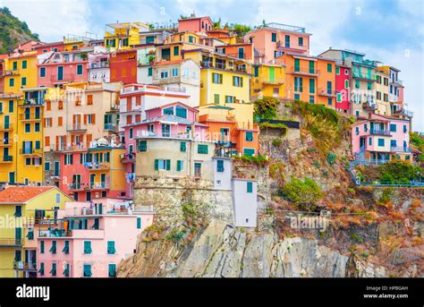 Colorful houses in Manarola, Cinque terre Italy Stock Photo - Alamy