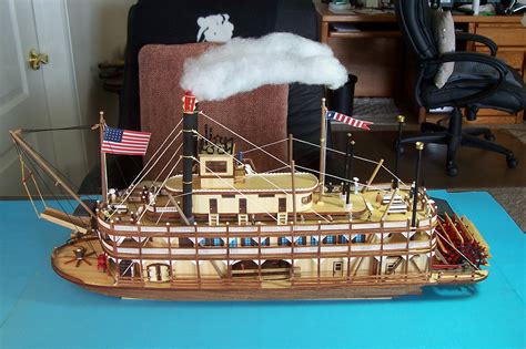 1/80 Mississippi Paddle Wheel Steam Boat Kit pictures by scgrand1