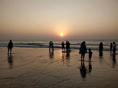 Juhu beach, Mumbai - Sunset and street food at the beach