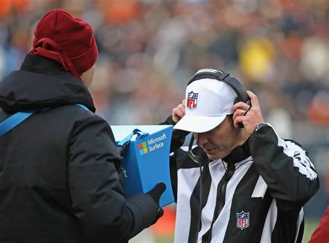 NFL Referee Goes Viral For Hilarious Moment With Geno Smith