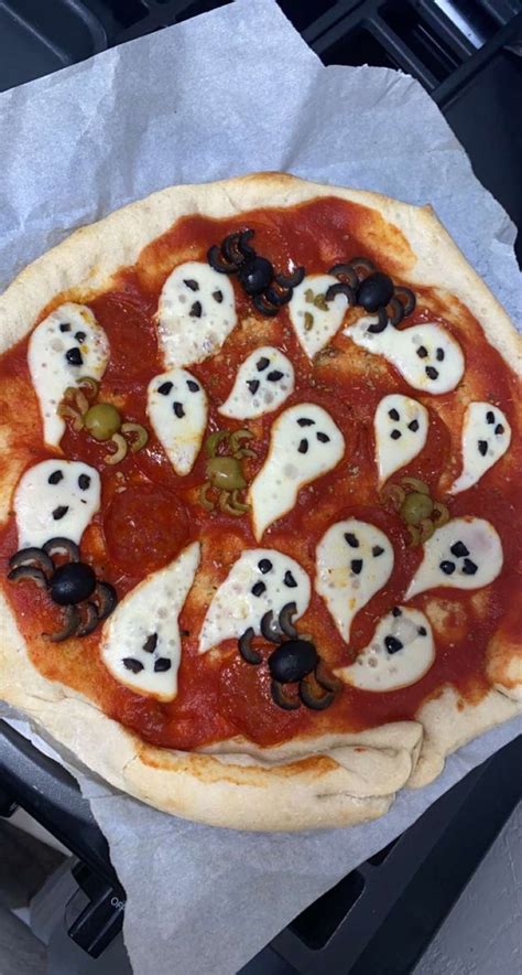 Ghost pizza | Halloween food for party, Food, Recipes